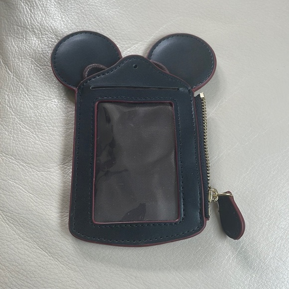 Disney Travelers Mickey Mouse Happy Lanyard - Picture 3 of 6